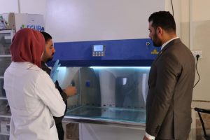 تجهيز مختبرات قسم تقنيات المختبرات الطبية بأحدث الأجهزة الطبية