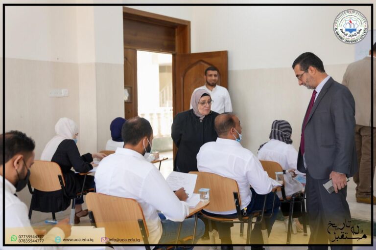 استمرار الامتحانات النهائية الحضورية في كلية المعارف الجامعة.